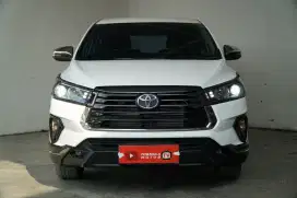 Toyota Innova venturer diesel at 2021 putih