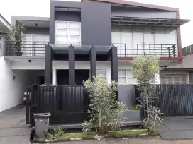 Rumah mewah Bintaro Jaya Sektor 9 tanah luas nyaman dekat mesjid
