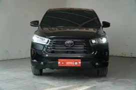 Toyota Innova V diesel AT 2022 hitam