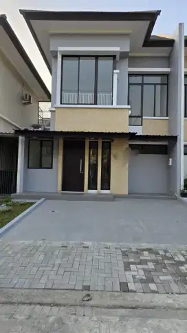 Dijual Rumah Cantik Sudah Renovasi  Eminent Cluster Illustria BSD CITY