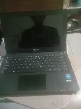 Jual murah Netbook Asus x200ma