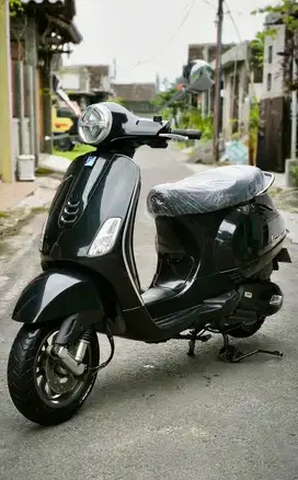 Vespa LX 125 i Get Injeksi Macho Black AD solo