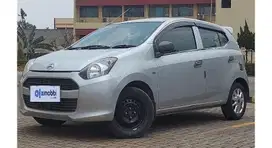 KM Rendah TDP 4,JT Daihatsu Ayla 1.0 D Bensin-MT Silver 2014