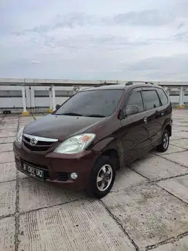 Daihatsu Xenia 1.0 Li Deluxe Plus MT 2011 Merah (TDP 8jt)