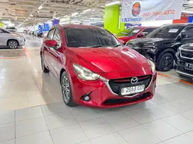 Mazda 2 R 2015 AT