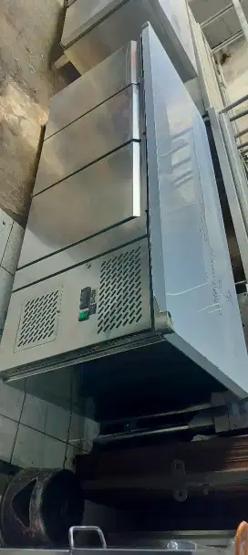 Di jual perlengkapan resto ex cafe siap pakai