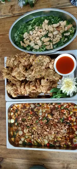 Di butuhkan untuk pramusaji catering untuk penempatan di pabrik