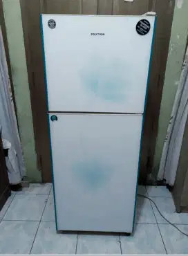 Kulkas 2 pintu Polytron