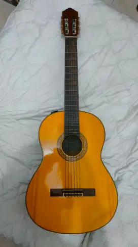 Gitar Yamaha C390