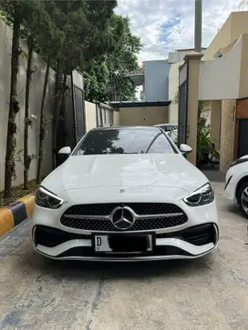 Mercedes Benz C300 AMG Line 2023 km 60 putih Like new