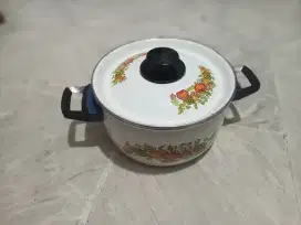 Panci putih bermotif cantik mantulita