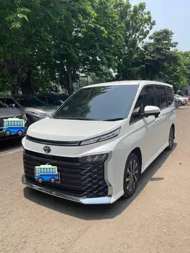 Toyota Voxy 2022. Pemakai pribadi. Pegawai astra.
