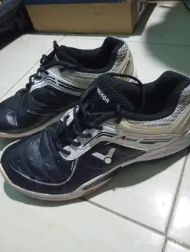 Sepatu badminton victor A950