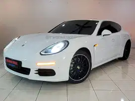 Porsche Panamera 3.0 S - KM 14000 - Nik 2013 - Putih