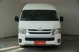 Toyota HIace commuter MT 2024 Putih