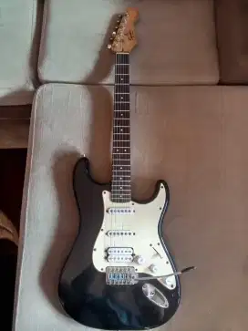 Gitar merk squier bullet stratocaster HSS asli original mic