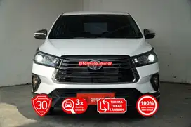 Toyota Innova 2.4 Venturer diesel solar matic AT 2021 putih inova