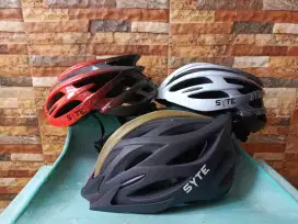 Helm GOWES merk SYTE ST-F166