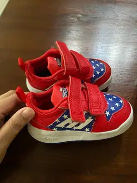 Sepatu bayi adidas