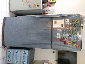merk Sharp 2 pintu