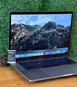 Laptop Apple MacBook Pro 15 Inch 2017 16 GB/256 GB | Gaming - Desain