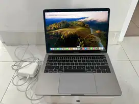 Macbook pro 13 touchbar 2019