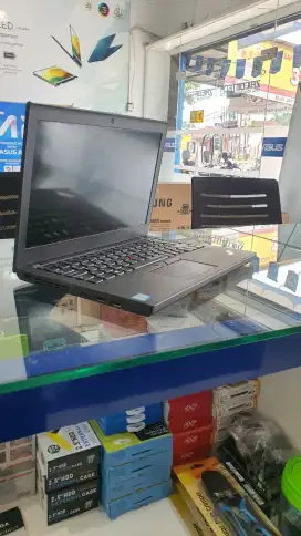 LAPTOP LENOVO THINKPAD core I7 GEN6 RAM 8GB SSD 256GB GARANSI 6bln