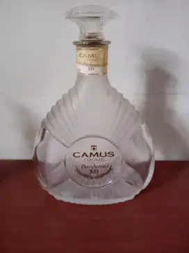 Botol alkohol Camus Cognac Borderies XO bekas