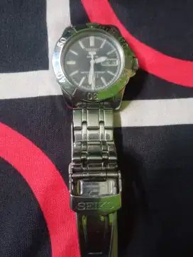 Bismillah.Dijual Jam Tangan Seiko 5 Automatic Sport.100 M. 23.Jewel