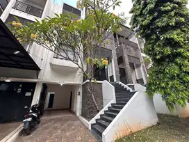 Rumah Qozy New 4+1 KT di Bonavista Res Lebak Bulus Jakarta