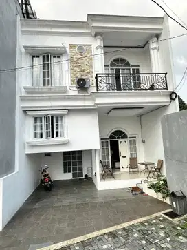 Rumah Qozy Cantik di Jl Durian Barat Jagakarsa Jakarta