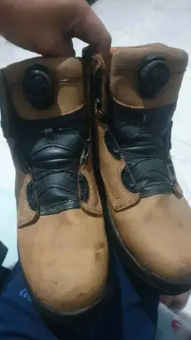 Sepatu septi kerja