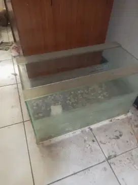 Di jual aquarium gak tau ukuran berapanya