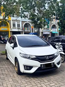 Honda Jazz RS GK5 CVT 2017 Matic Putih Dirawat dan Disayang