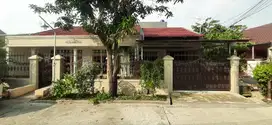 Dijual rumah tanah luas di Harapan Jaya Bekasi