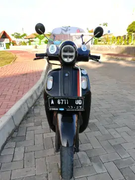 Motor Fazzio Yamaha hybrid tahun 2022 hitam