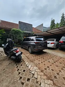 Disewakan rumah cocok untuk kantor atau usaha at Kebayoran baru Jaksel