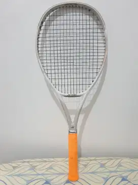 Raket tenis yonex vcore