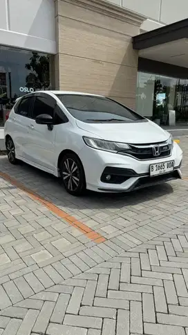 Honda Jazz rs cvt 2018 white Bensin