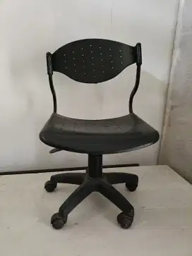 kursi kantor Hitam