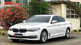 BMW G30 530i Luxury Line Sunroof White On Black NIK 2017