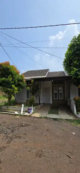 Rumah tipe 36 disewakan selangkah ke stasiun cisauk dan aeon mall bsd