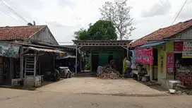 Tanah dan kontrakan di pinggir jalan desa legok