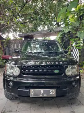 Land rover 2010 diesel discover 4 nyaris baru