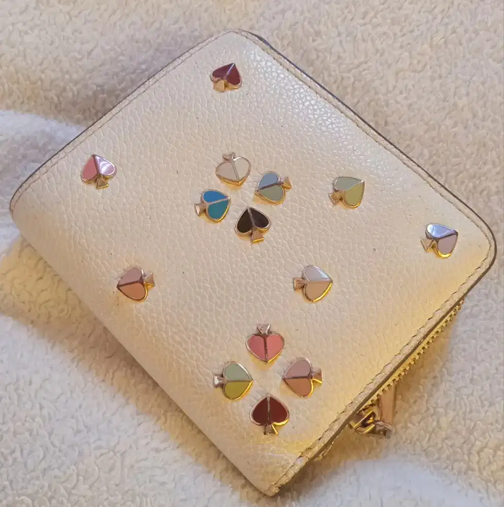 Dompet wanita warna putih