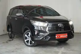 TOYOTA INNOVA VENTURER 2.4 DISEL 2022 HITAM