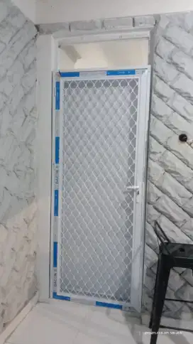 Kusen aluminium dan kaca murah