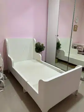 Tempat tidur anak dan kasur ny merek IKEA