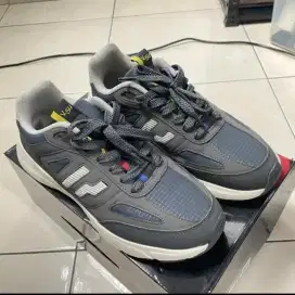 Sepatu Piero Jogger v54 PRM Sneakers Second