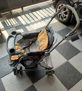 stroller bayi kondisi mantap